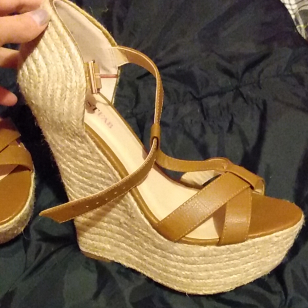 Espadrilles - Picture 2 of 2